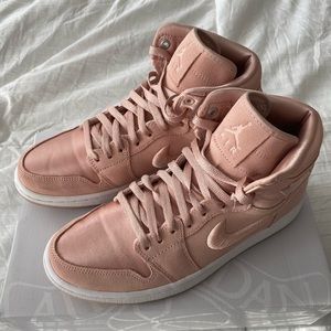 Air Jordan Retro 1 SOH